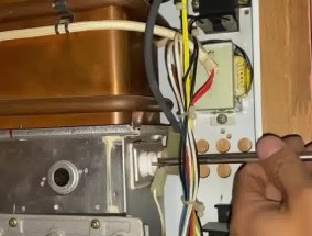 如何处理壁挂炉地暖阀门漏水问题（解决壁挂炉地暖阀门漏水的实用方法）