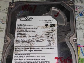 显示器出现瑕疵如何处理？快速解决方法有哪些？