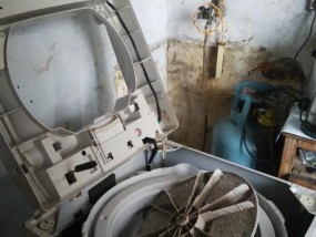 如何清洗油烟机上的水锈（有效清除油烟机上的顽固水锈）
