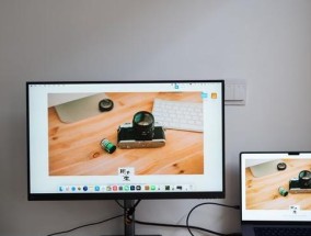 显示器旋转了怎么回事？如何快速调整回正常显示模式？