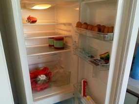 冰箱排水孔铁丝拿不出怎么办（解决冰箱排水孔铁丝堵塞的有效方法）
