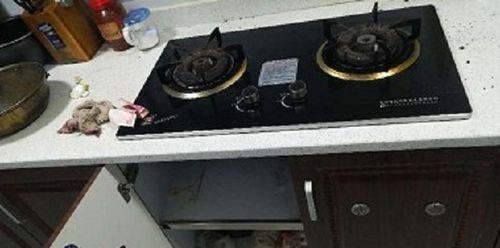 燃气灶的开启与维修技巧（掌握燃气灶的操作和故障排除）  第2张