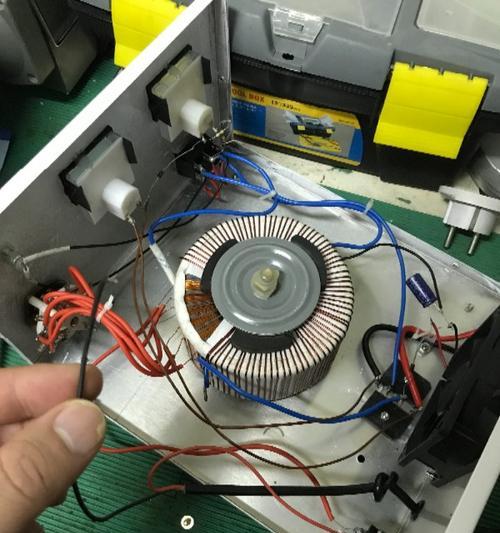 单电池充电器拆卸方法是什么？图解教程有吗？  第2张